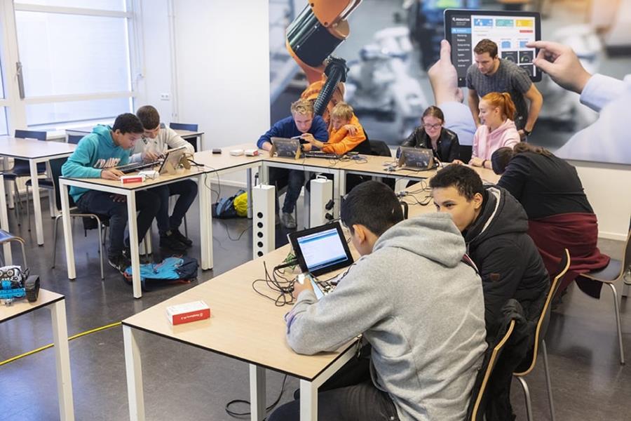 Robotica gestart op Tech College ROC Midden Nederland